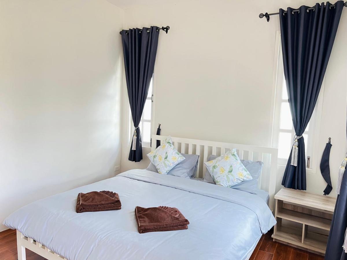 บ้านพักดีมีทรัพย์ Baan Pakdee Meesub Утхайтхані Екстер'єр фото